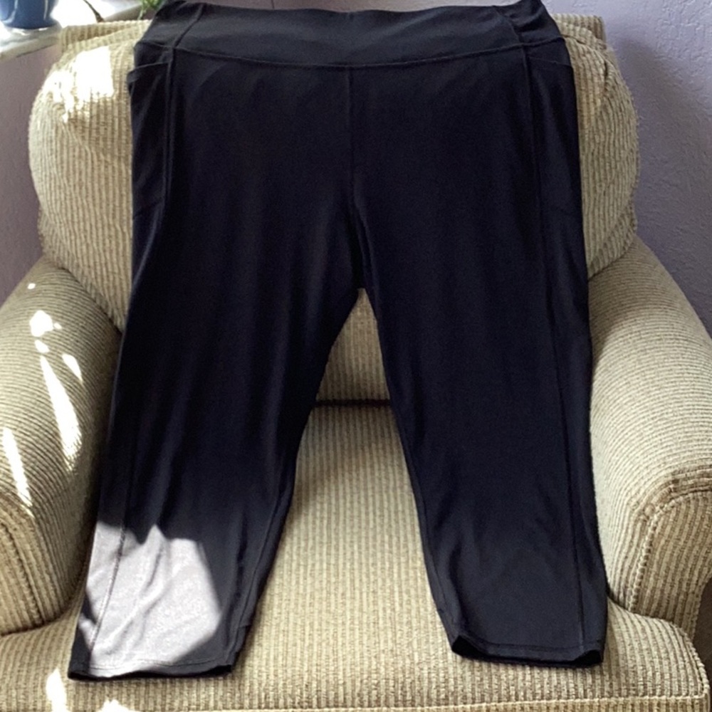 NWOT Victoria Secret On Point Flow Heart Stitch Yoga Pant XXL 7/4 Length Pockets - Picture 2 of 6
